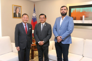 La DINAC y el Viceministerio de Transporte, se reunieron con el Embajador de la República de China (Taiwán), para conversar sobre proyectos de transporte terrestre desde  Asunción y Ciudad del Este con las principales terminales aéreas del país.